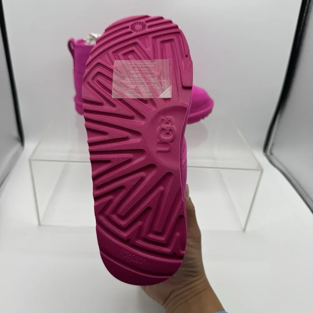 Brand New UGG Neumel II Rose Pink Chukka Ankle Boots Size 5 Big Kids 1017320K